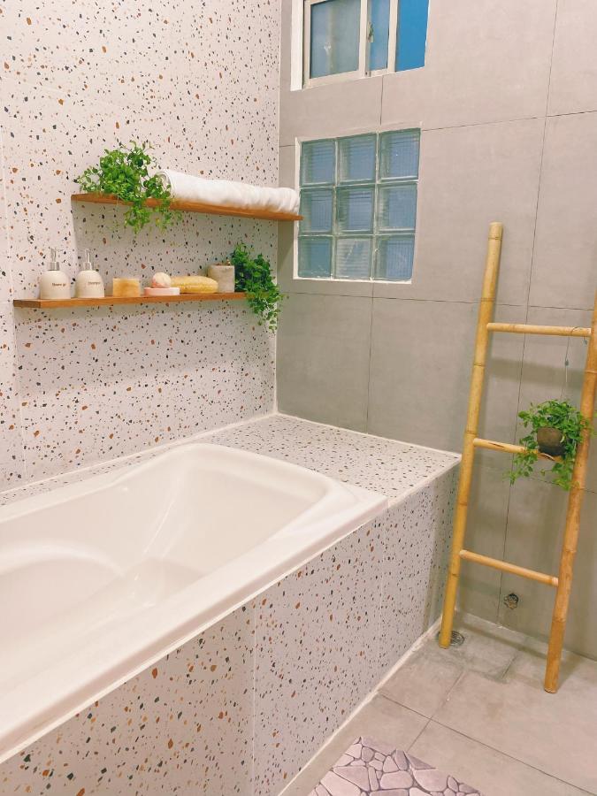 Wabi Sabi Homestay Хошимин Экстерьер фото