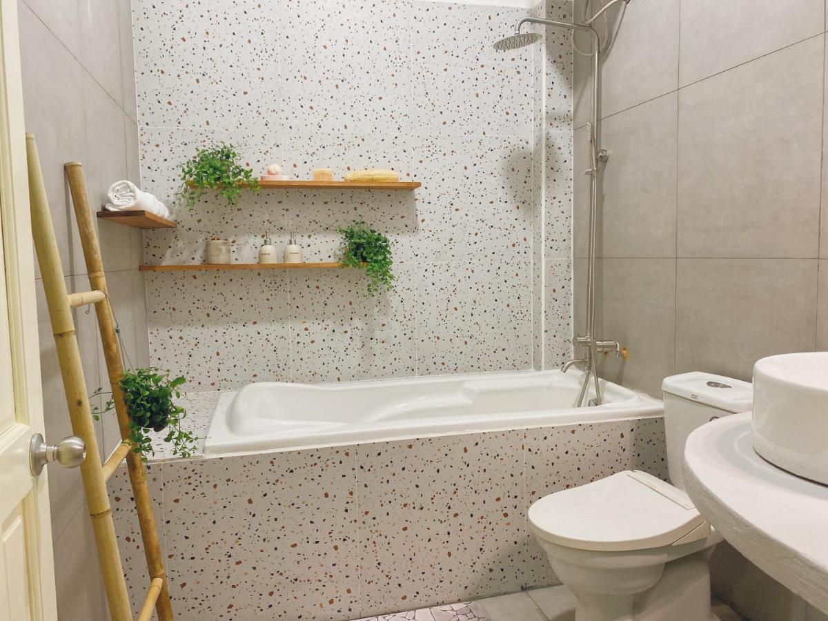 Wabi Sabi Homestay Хошимин Экстерьер фото